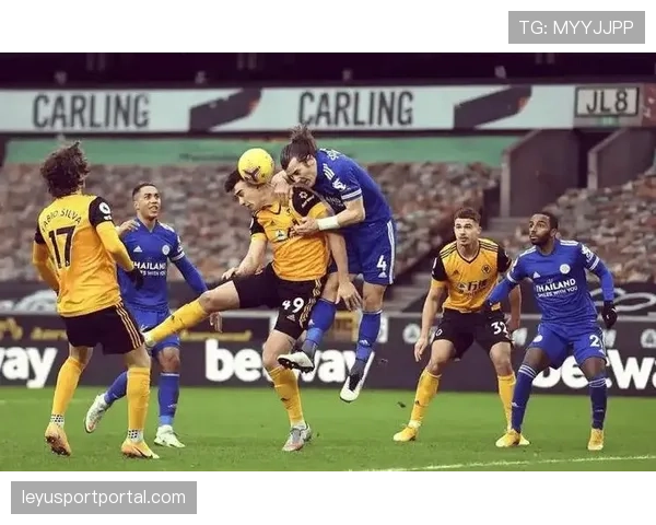 皇家社会后场出球体系在高压下频现失误,战术隐患凸显 皇家社会后场出球体系在高压下频现失误,战术隐患凸显