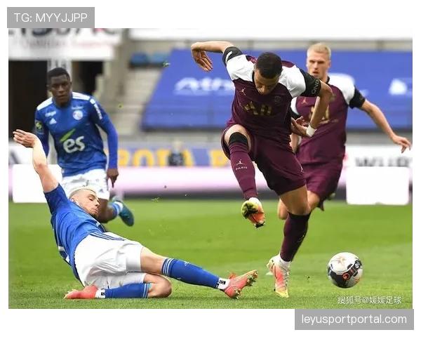 专访雷恩队长:谈及球队每周进行至少三次定位球攻防专项训练 专访雷恩队长:谈及球队每周进行至少三次定位球攻防专项训练